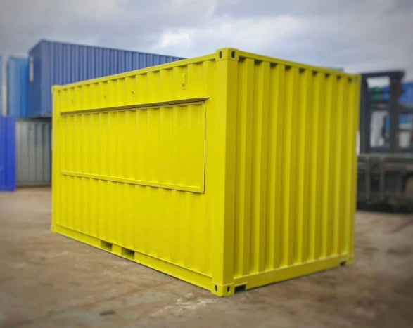 Contenedor de transporte de 20 pies transformado en cafetería/bar/snack bar