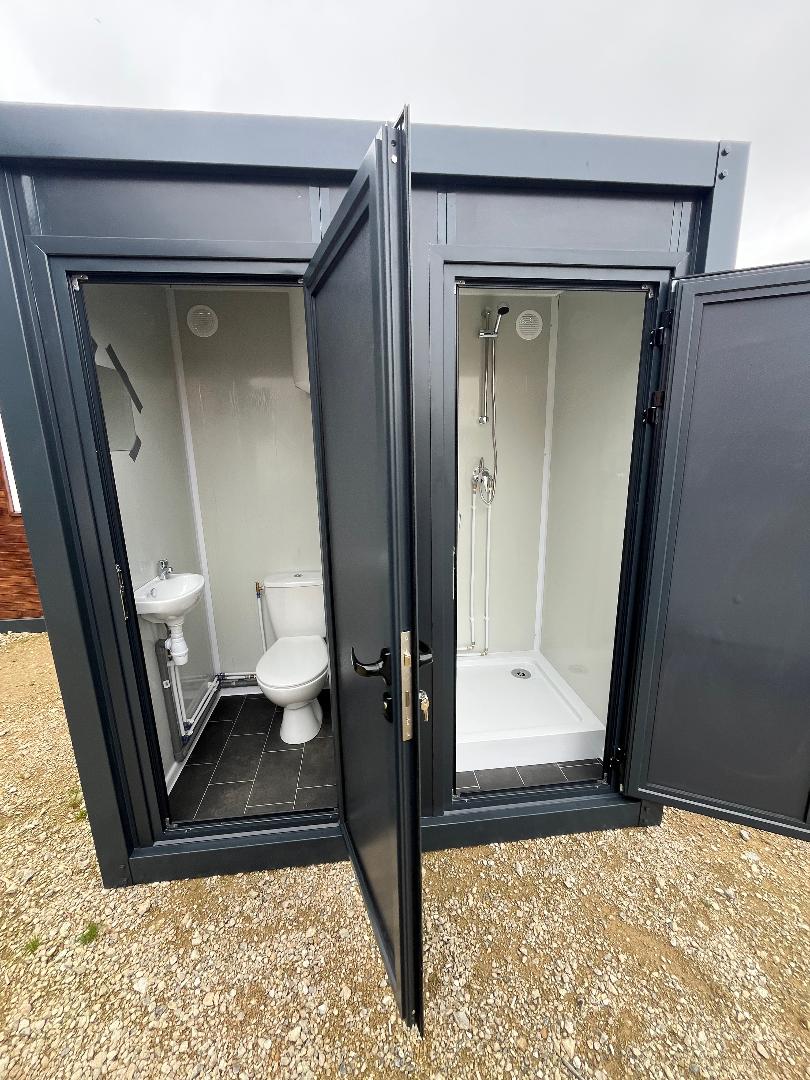 Contenedor sanitario WC + Ducha conectable Gris