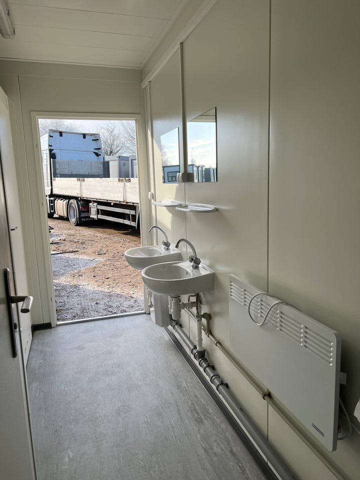 CONTENEDOR SANITARIO DE 6,00 x 2,44 M CON 5 SANITARIOS
